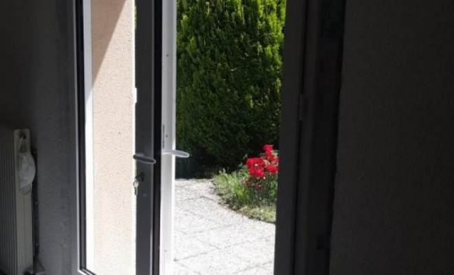Porte d'entrée en bois et verre renforcé, Clermont-Ferrand, MG La Sécurité